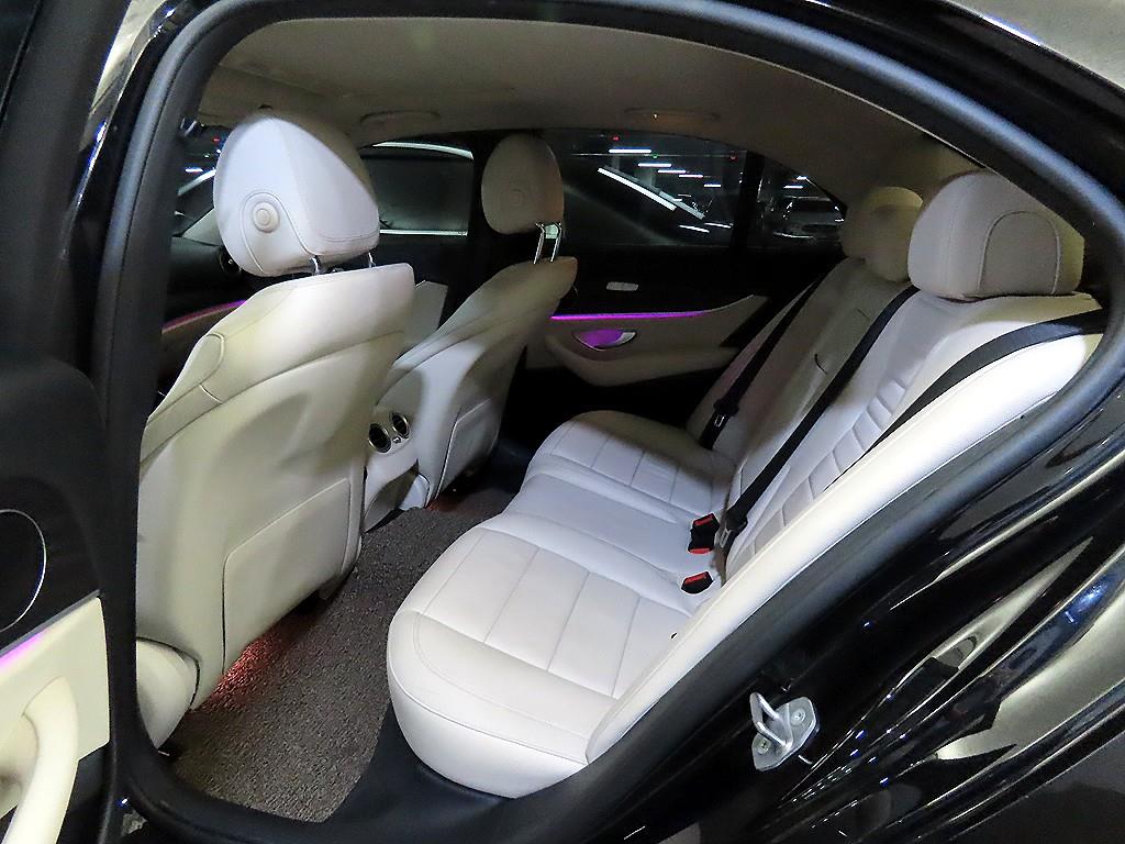 Mercedes Benz E class - Vista 7
