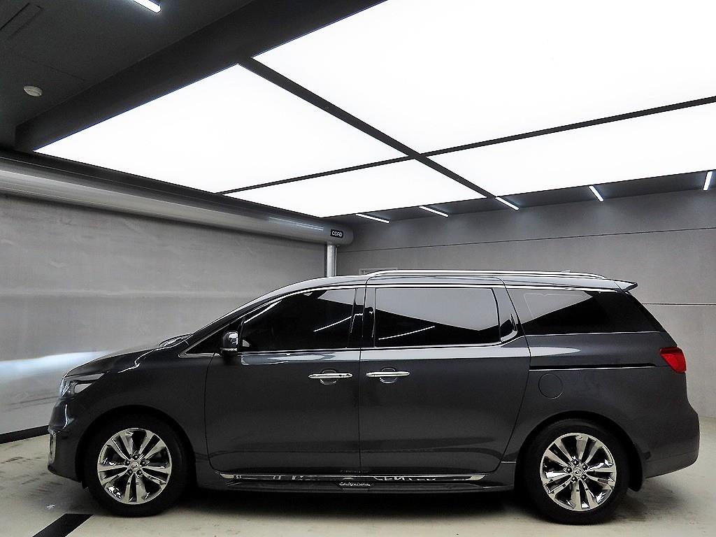 KIA Carnival - Vista 4