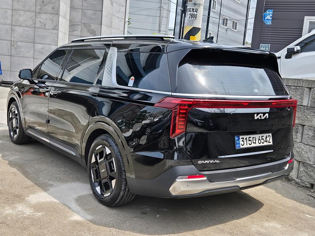 KIA Carnival - Vista 3