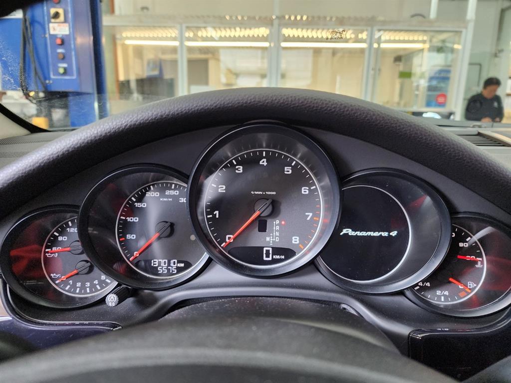 Porsche Panamera - Vista 2