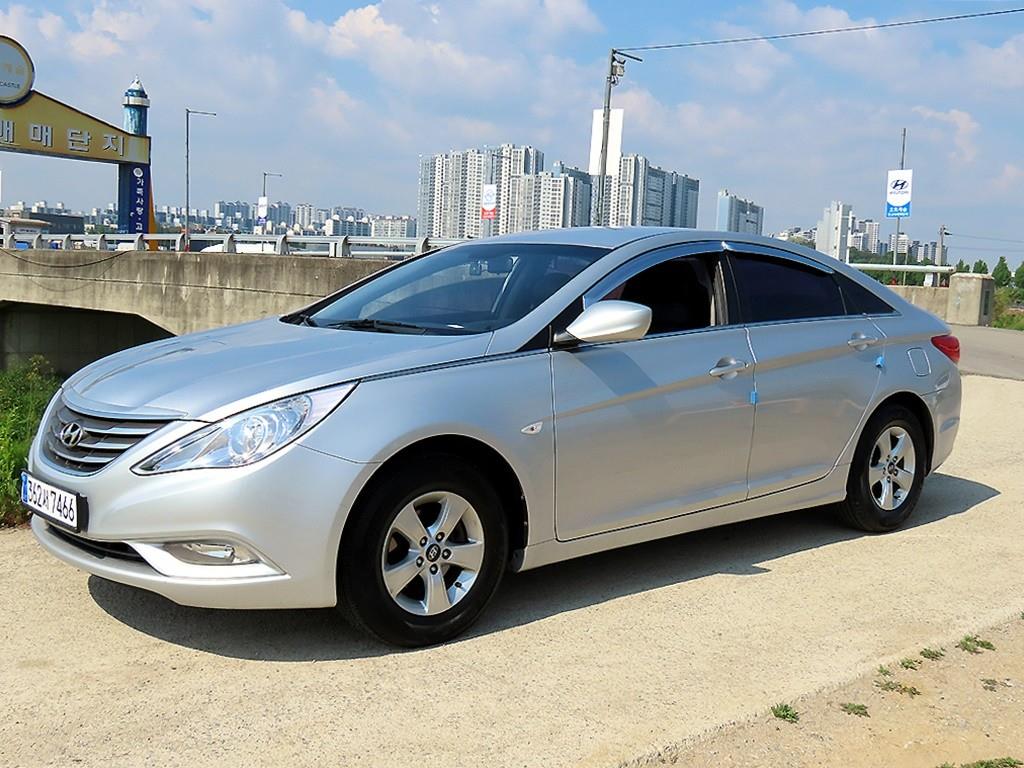 HYUNDAI Sonata - Vista 2