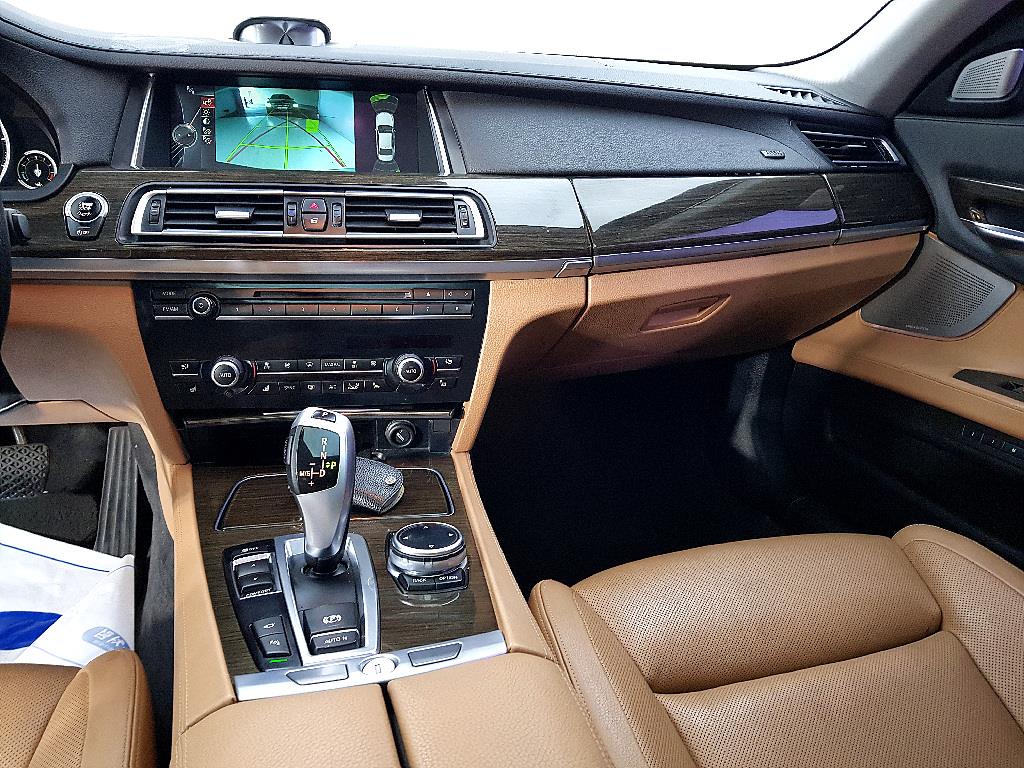 BMW 7 Series - Vista 10