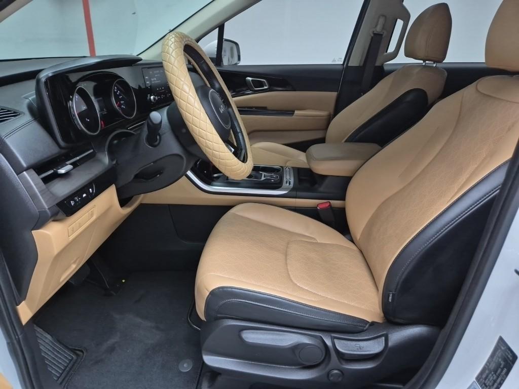 KIA Carnival - Vista 11