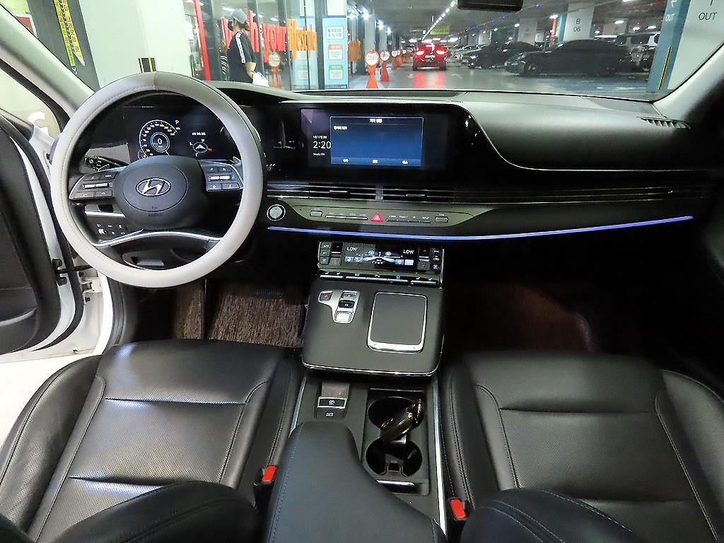 HYUNDAI Grandeur - Vista 10