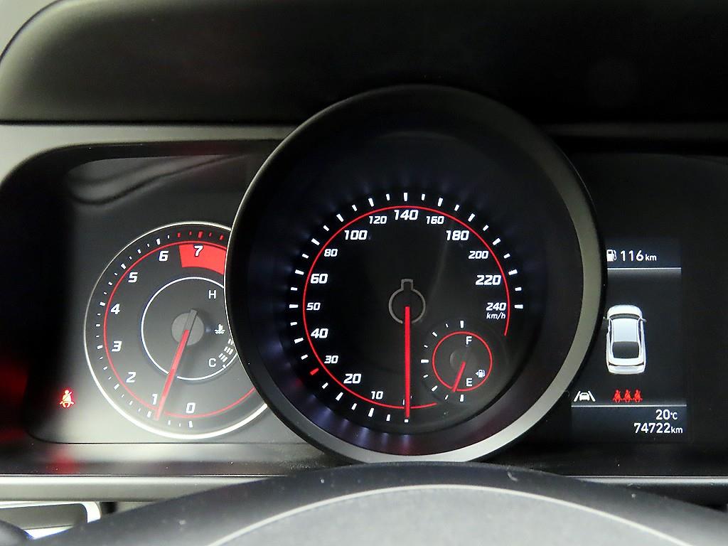 HYUNDAI Avante - Vista 8
