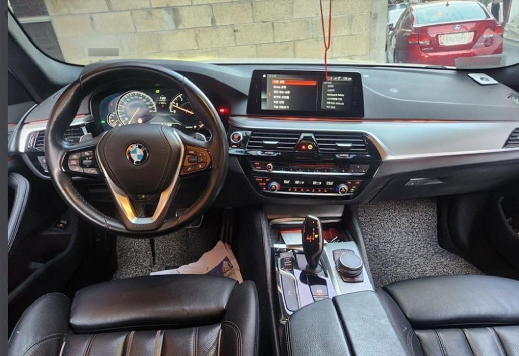 BMW 5 Series - Vista 5