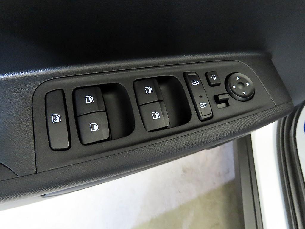 HYUNDAI Casper - Vista 12