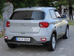 HYUNDAI Venue - Vista 6