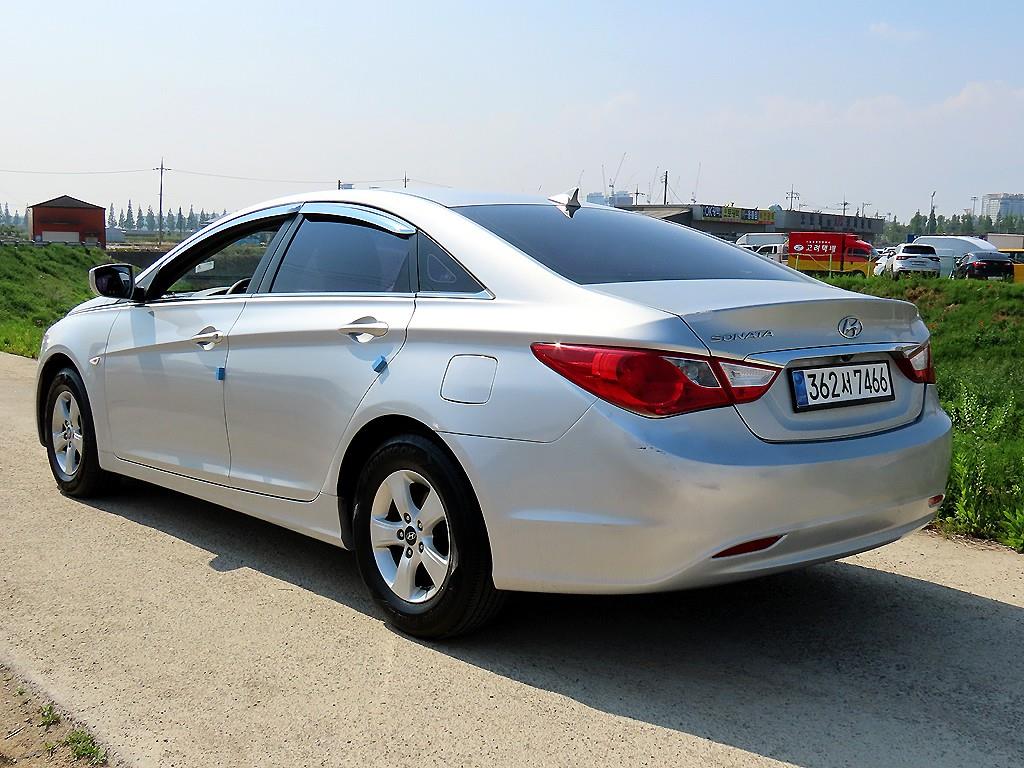 HYUNDAI Sonata - Vista 3