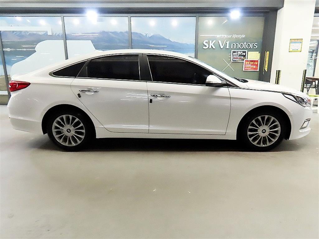HYUNDAI Sonata - Vista 3