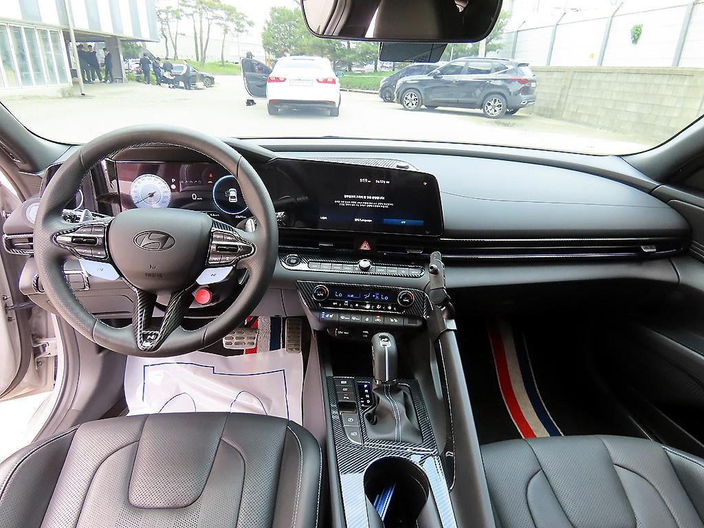 HYUNDAI Avante - Vista 7