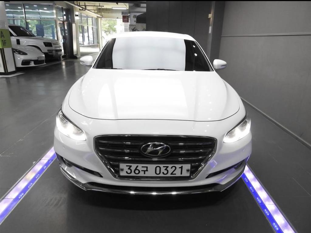 HYUNDAI Grandeur - Vista 2
