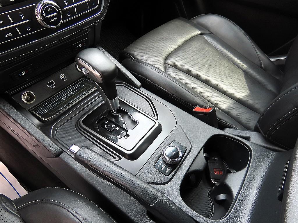 Ssangyong Rexton - Vista 10