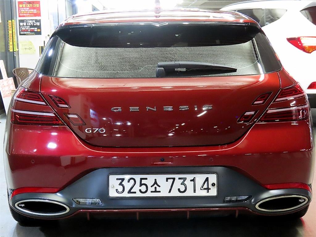 Genesis G70 - Vista 5