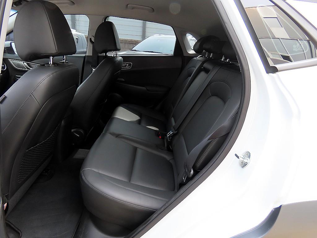 HYUNDAI Kona - Vista 6