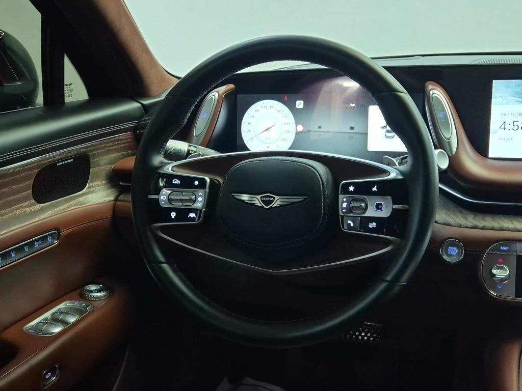 Genesis G90 - Vista 9