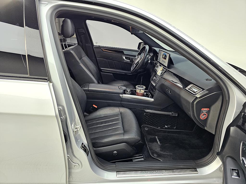 Mercedes Benz E class - Vista 11
