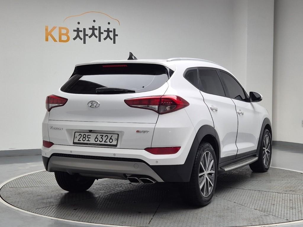HYUNDAI Tucson - Vista 4