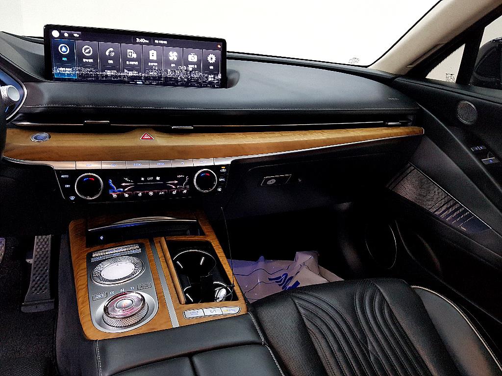 Genesis G80 - Vista 10