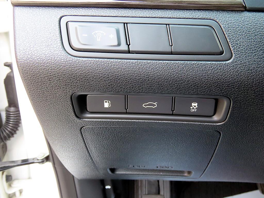 HYUNDAI Sonata - Vista 12