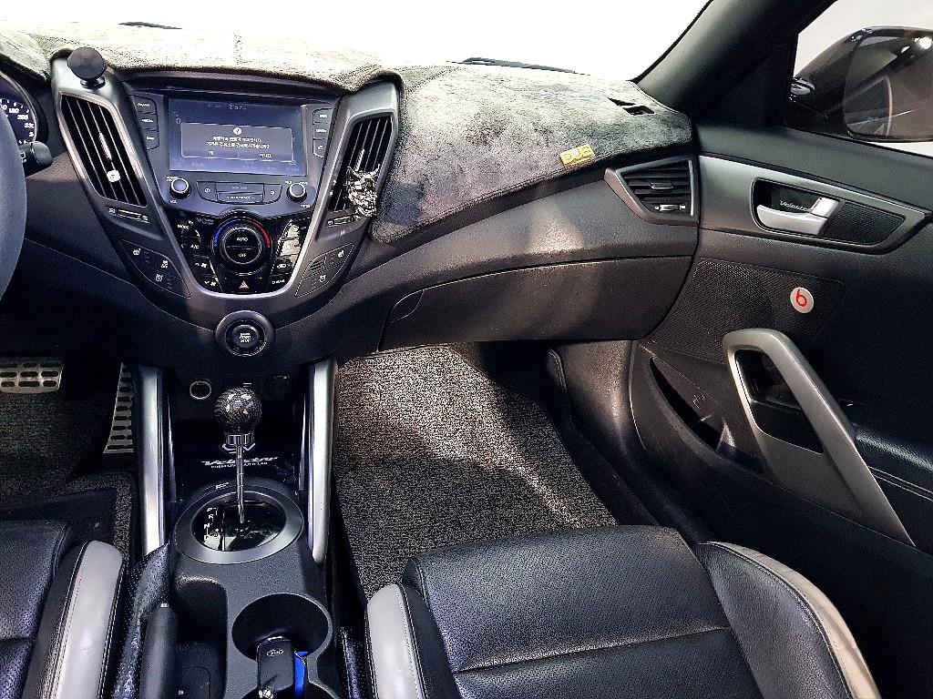HYUNDAI Veloster - Vista 10