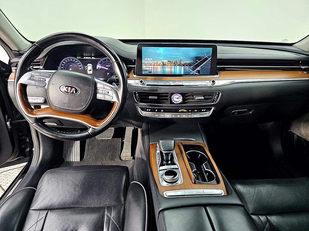 KIA K9 - Vista 5