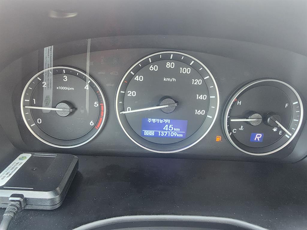 HYUNDAI Starex - Vista 7