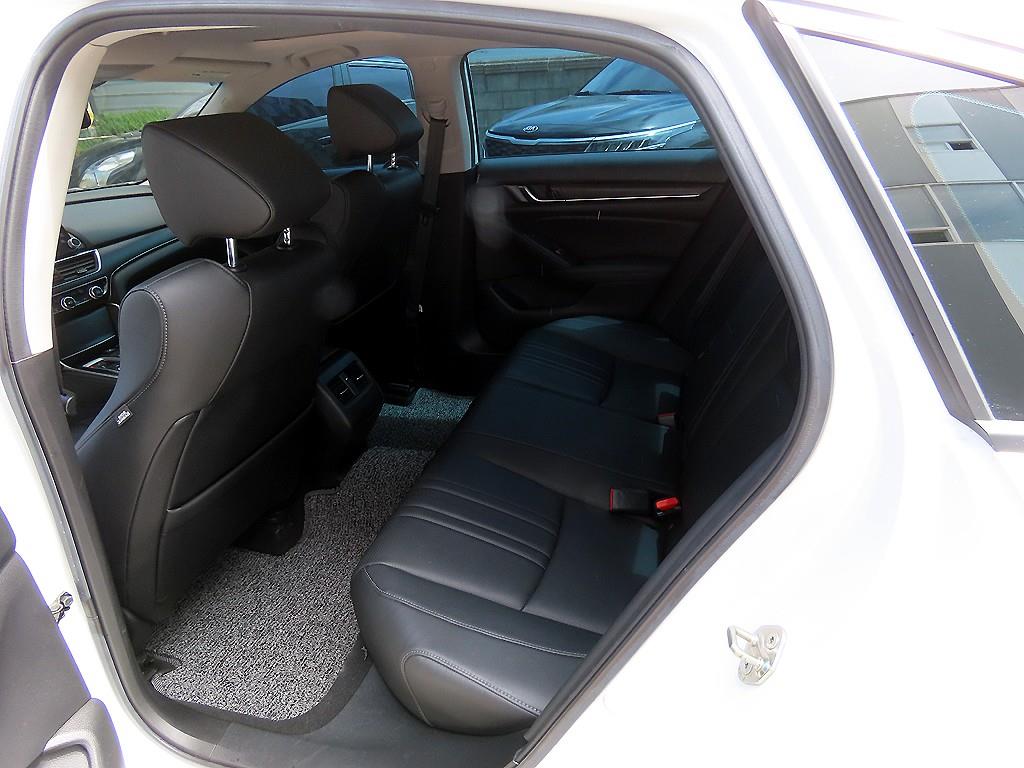 Honda Accord - Vista 6