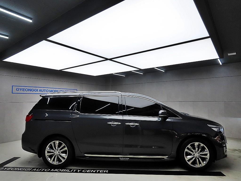 KIA Carnival - Vista 2