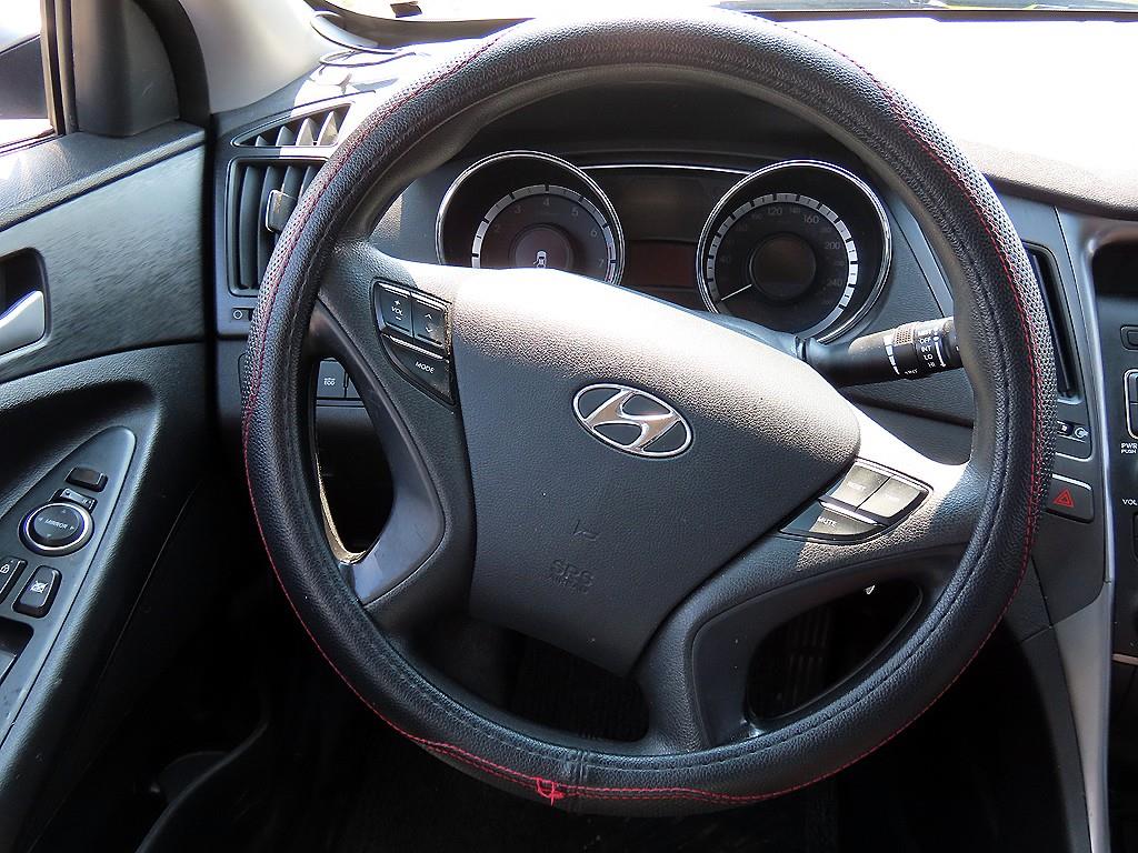 HYUNDAI Sonata - Vista 7
