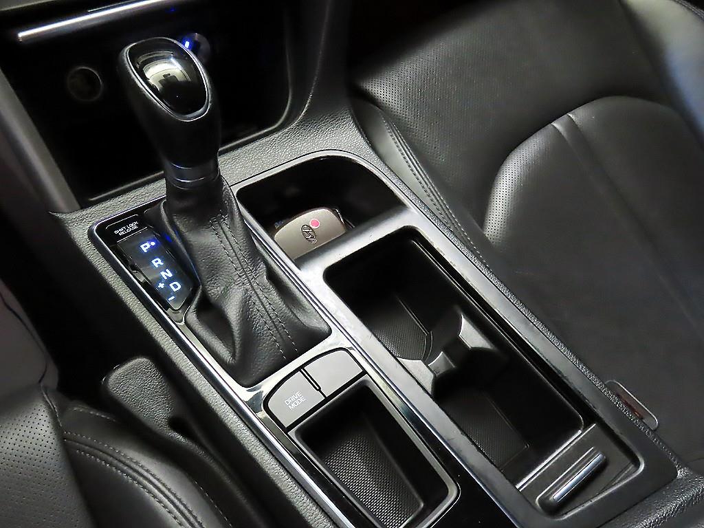 HYUNDAI Sonata - Vista 12