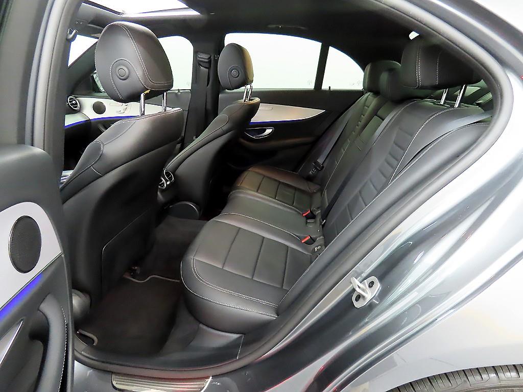 Mercedes Benz E class - Vista 6