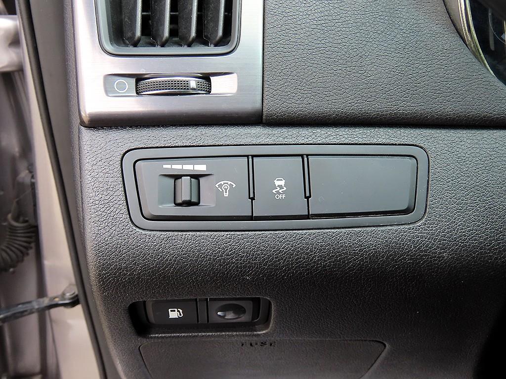 HYUNDAI Sonata - Vista 12