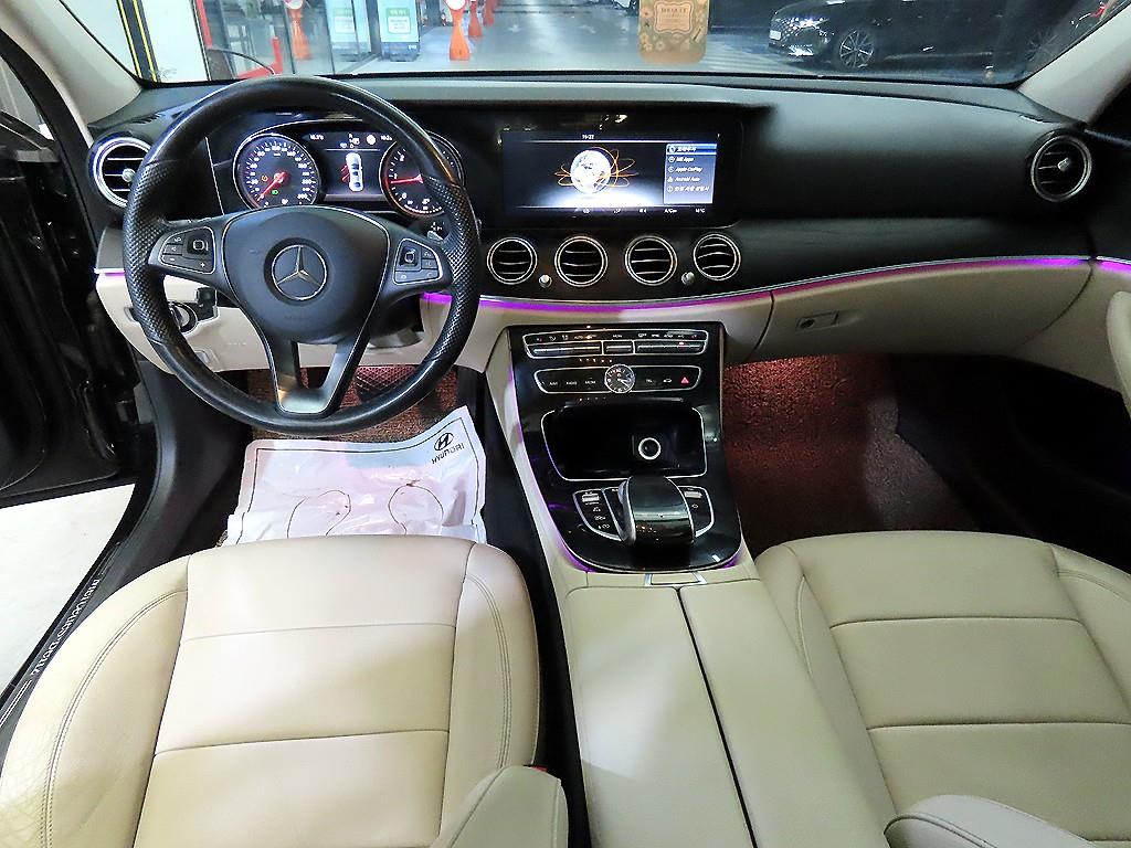 Mercedes Benz E class - Vista 10