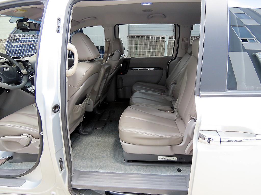 KIA Carnival - Vista 6