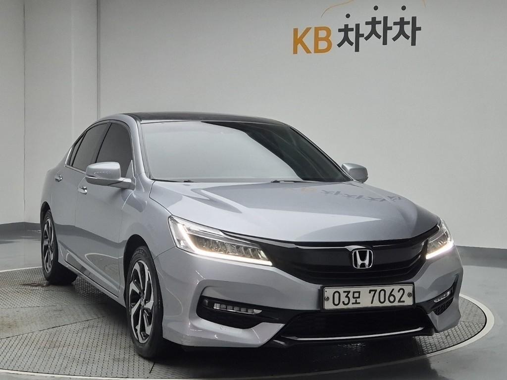 Honda Accord - Vista 2