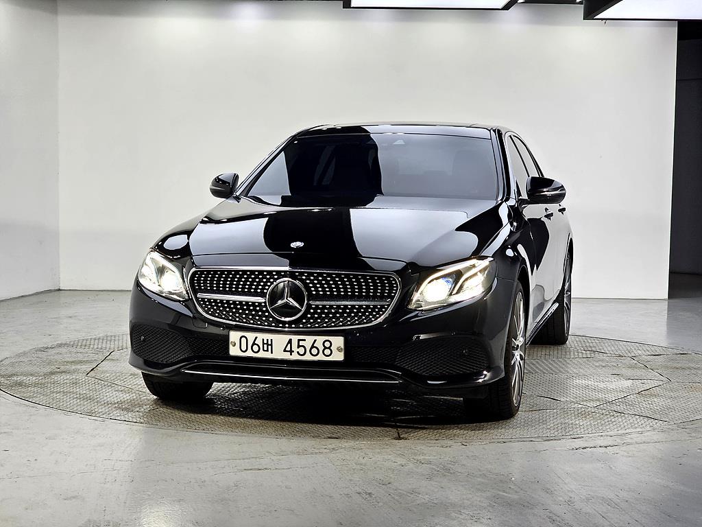 Mercedes Benz E class - Vista 2