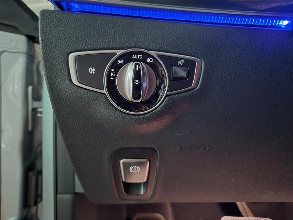 Mercedes Benz E class - Vista 11
