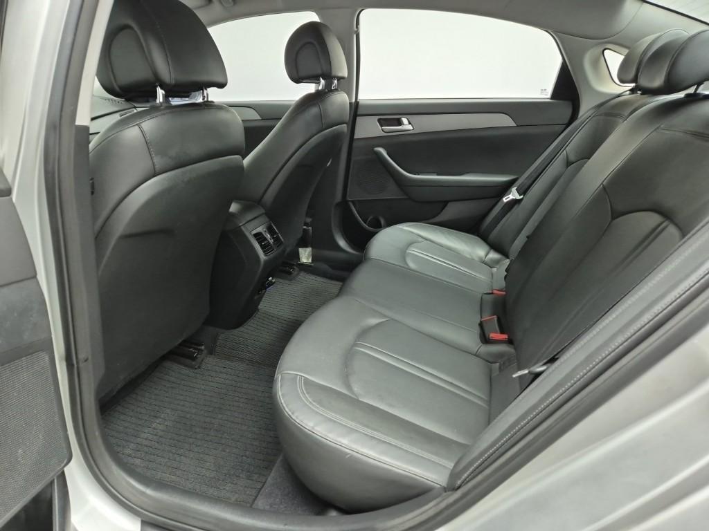 HYUNDAI Sonata - Vista 12