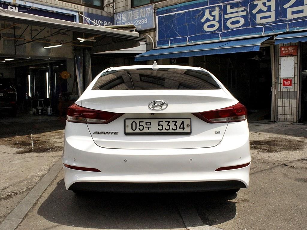 HYUNDAI Avante - Vista 4