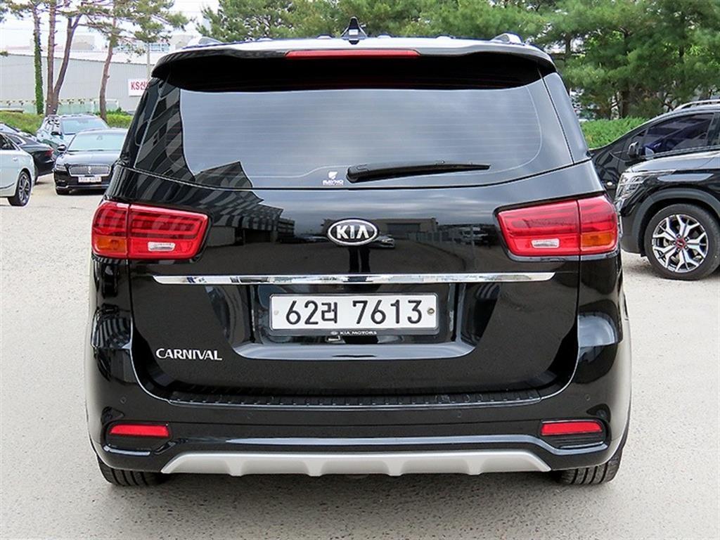 KIA Carnival - Vista 4