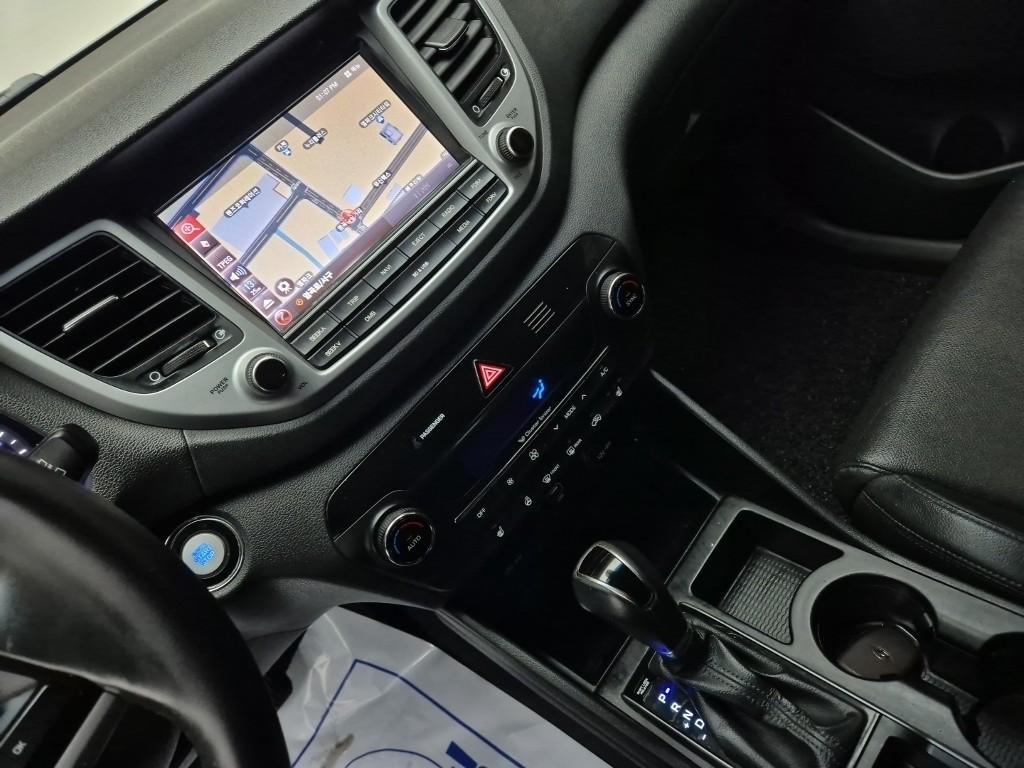 HYUNDAI Tucson - Vista 10