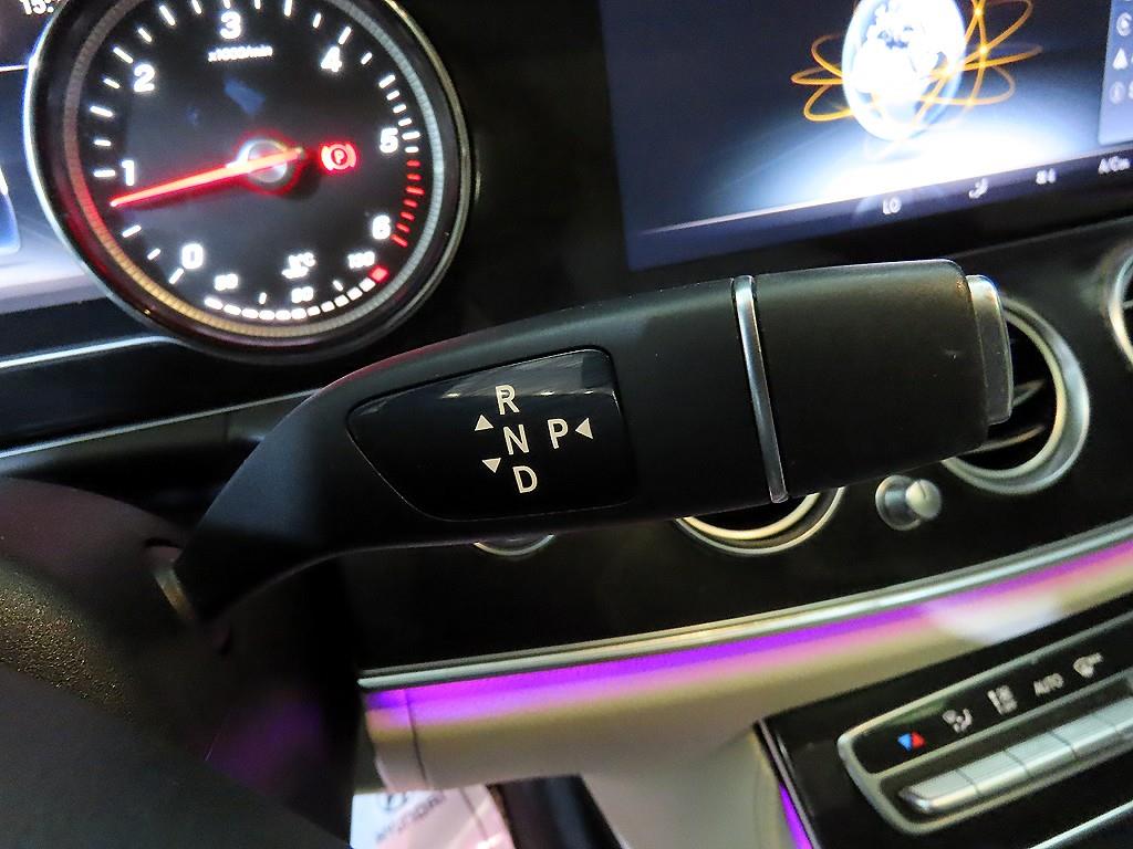 Mercedes Benz E class - Vista 12
