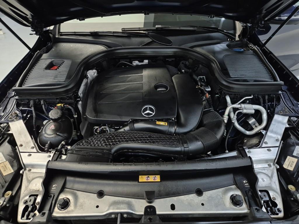 Mercedes Benz GLC Class - Vista 5