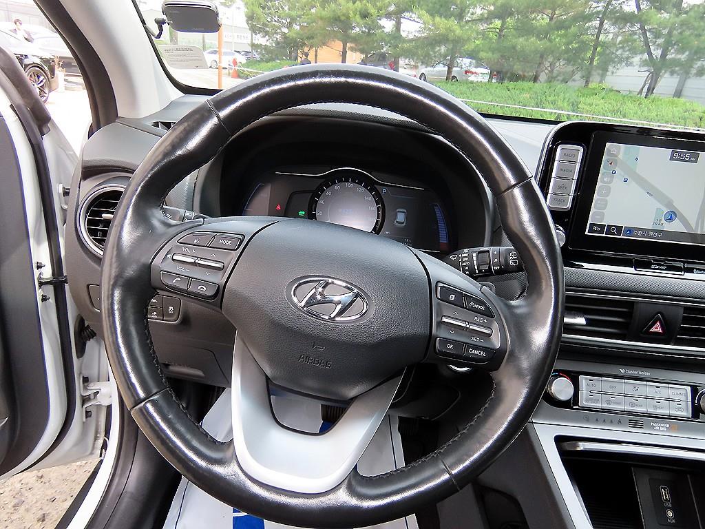 HYUNDAI Kona - Vista 8