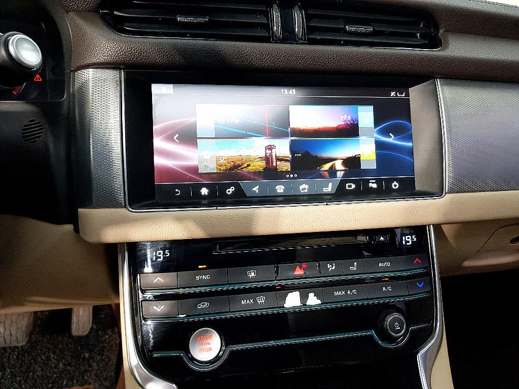Jaguar XF - Vista 11