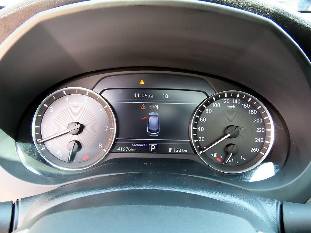 Infiniti QX - Vista 9