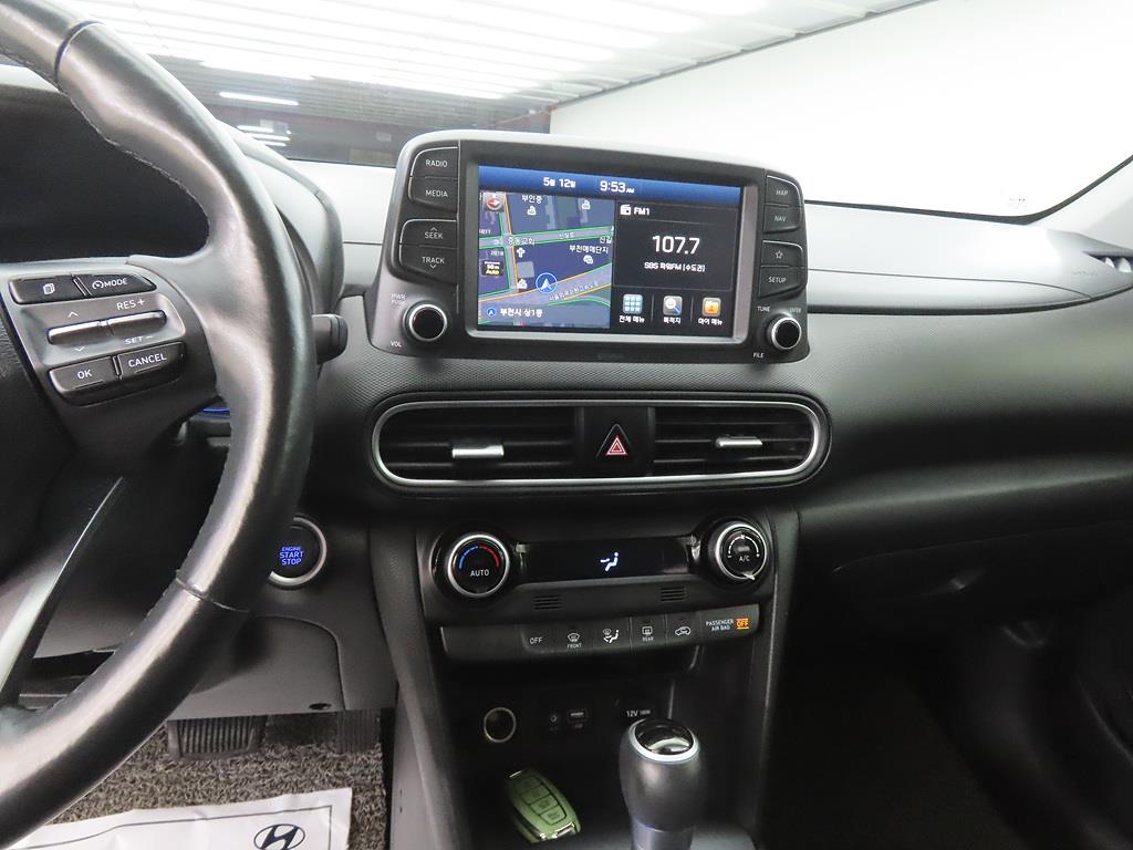 HYUNDAI Kona - Vista 10
