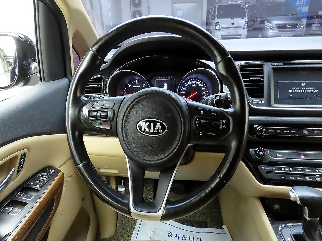 KIA Carnival - Vista 7