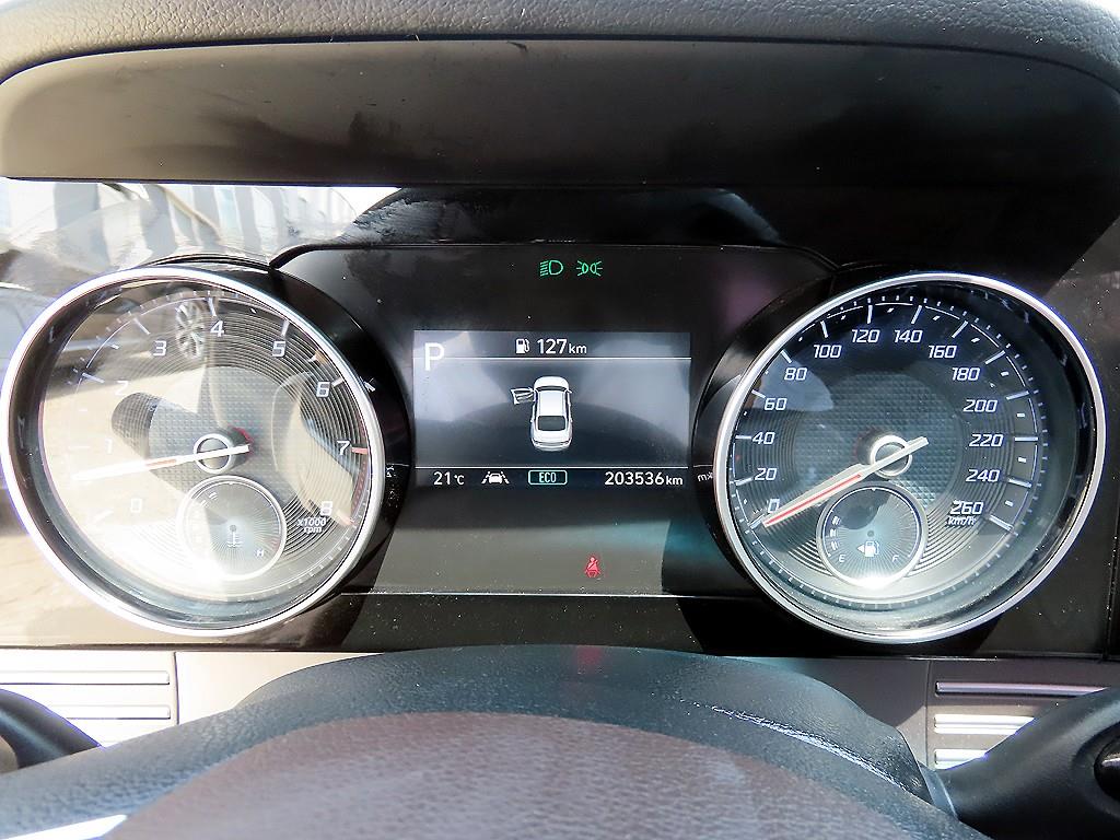 HYUNDAI Grandeur - Vista 9